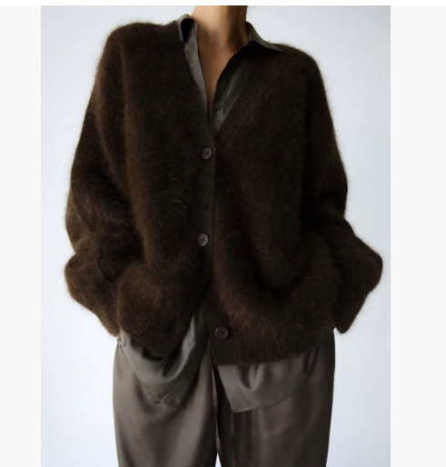 Perlinia Cardigan à Col V, look élégant