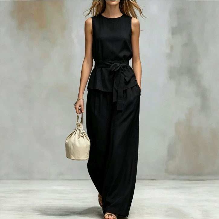 Ensemble avec top sans manches à lacets et pantalon assorti