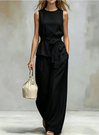 Ensemble avec top sans manches à lacets et pantalon assorti