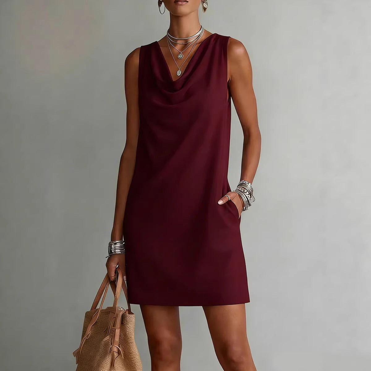 Robe courte sans manches